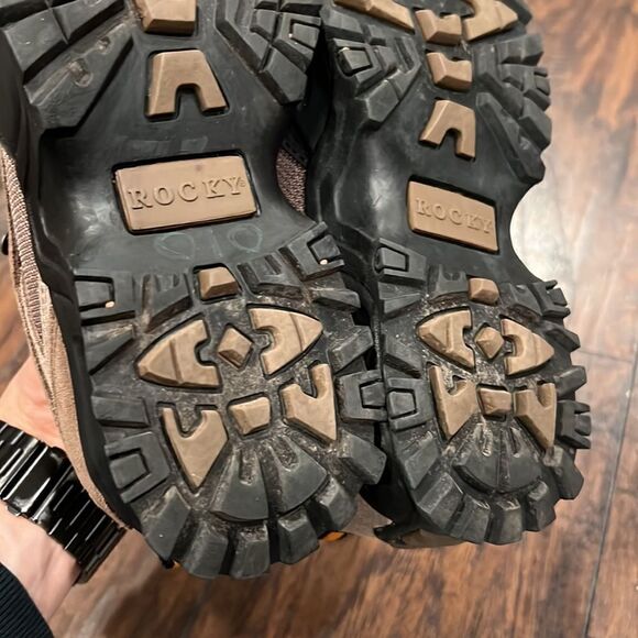 EUC "ROCKY" Low Cut Women's WATERPROOF HIKER BOOTS Size 6.5 M genuine leather - Picture 8 of 10